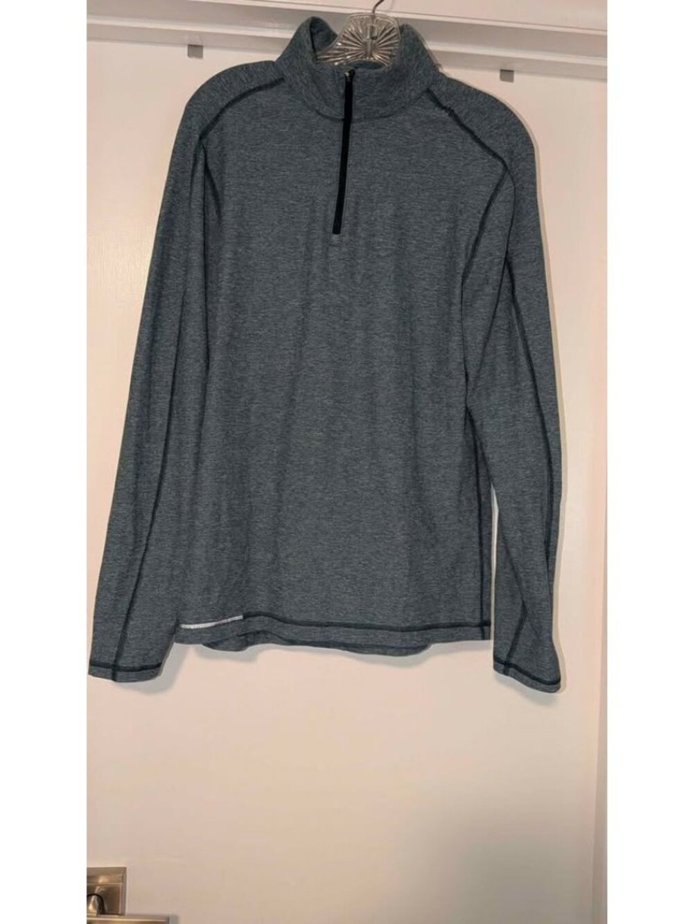 Lululemon Surge warm 1/2 zip Men's size Medium Green